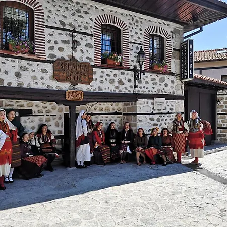 Hotel Todeva House And Tavern