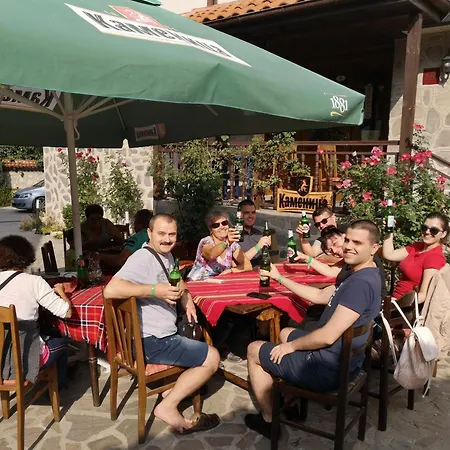 Todeva House And Tavern בנסקו