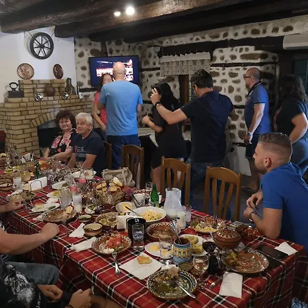 Todeva House And Tavern מלון 3*