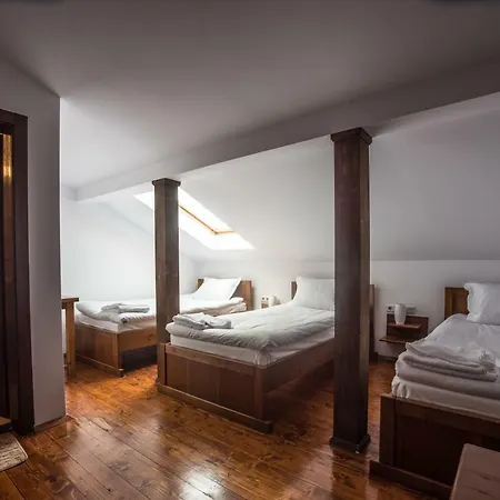 Hotel Todeva House And Tavern