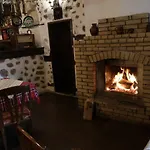 Хотел Todeva House And Tavern