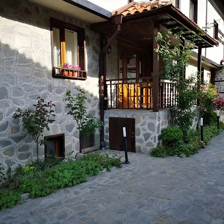 Todeva House And Tavern Банско