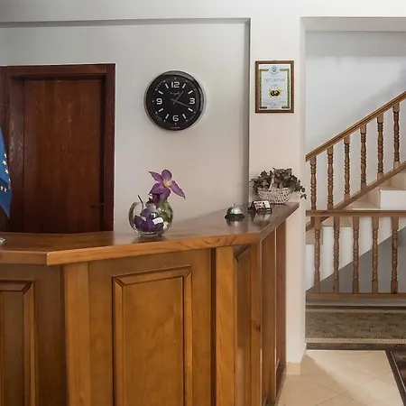 Hotel Todeva House And Tavern