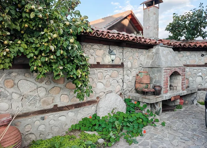 Todeva House And Tavern