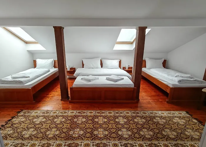 Hotel Todeva House And Tavern